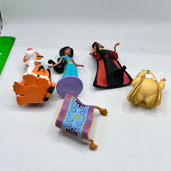 Vintage 90s Disney Aladdin Action Figurines - Playset - Picture 2 of 5